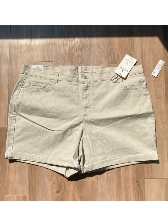 Gloria Vanderbilt Pants - Gloria Vanderbilt Amanda shorts w slimming panel flex denim short 20W